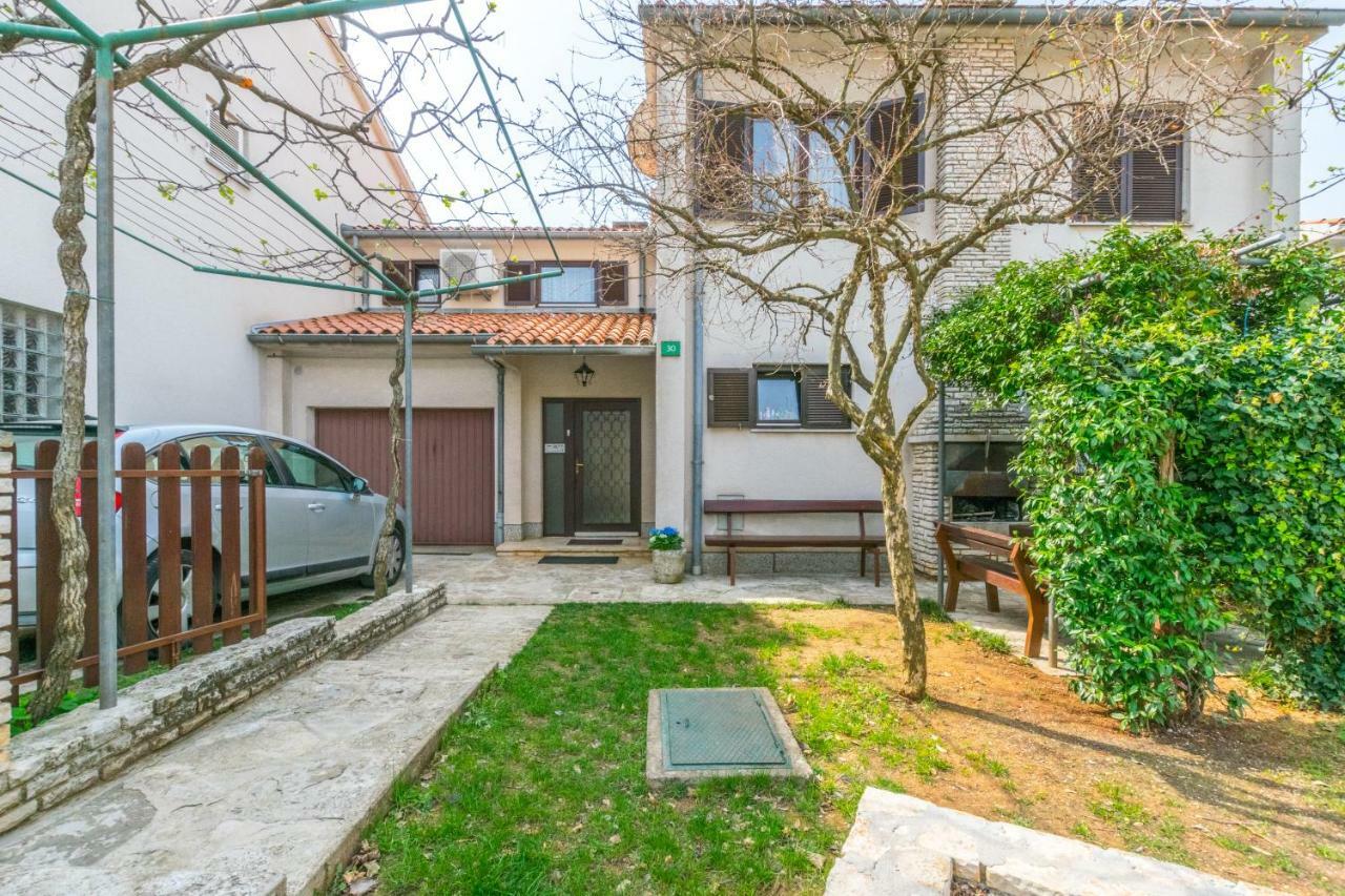 Apartment Darinka Pula Exterior foto